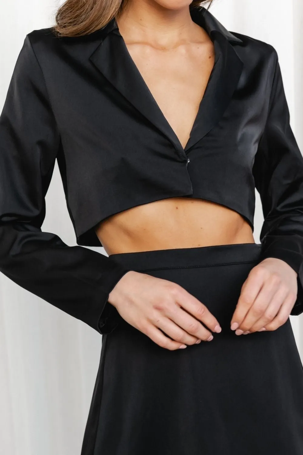 Cropped Black Satin Blazer Color